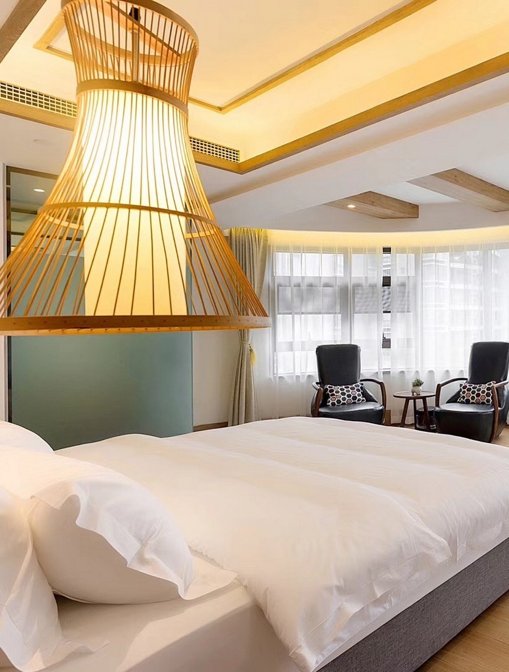 红牌楼贵人客栈酒店管理有限公司